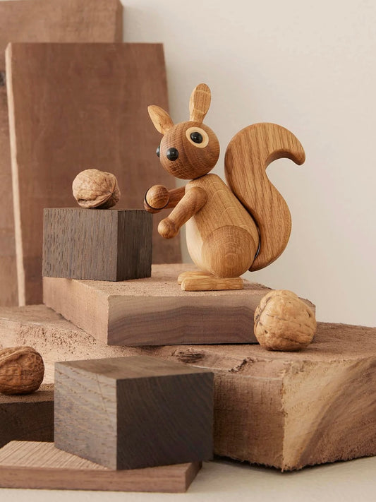 Holzfigur Eichhörnchen Hazel