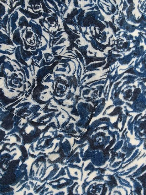 Wollschal Felisia navy rose print