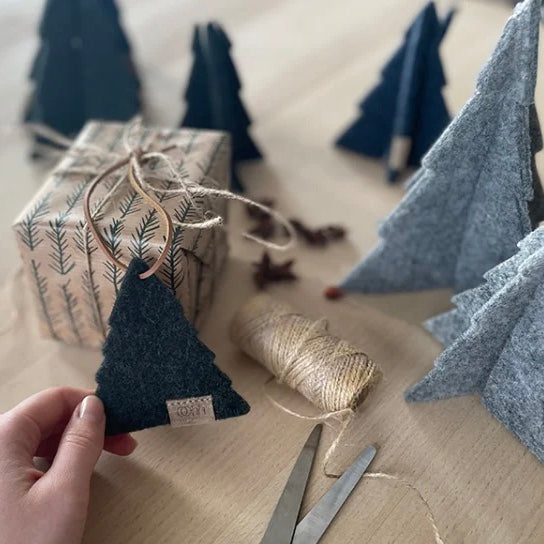 Weihnachtsbaum aus Wolle, in 2 Größen und 3 Farben